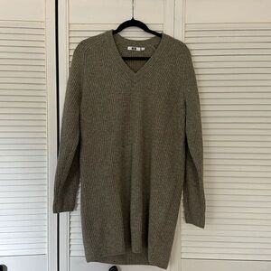 UNIQLO U PREMIUM LAMBSWOOL V-NECK DRESS